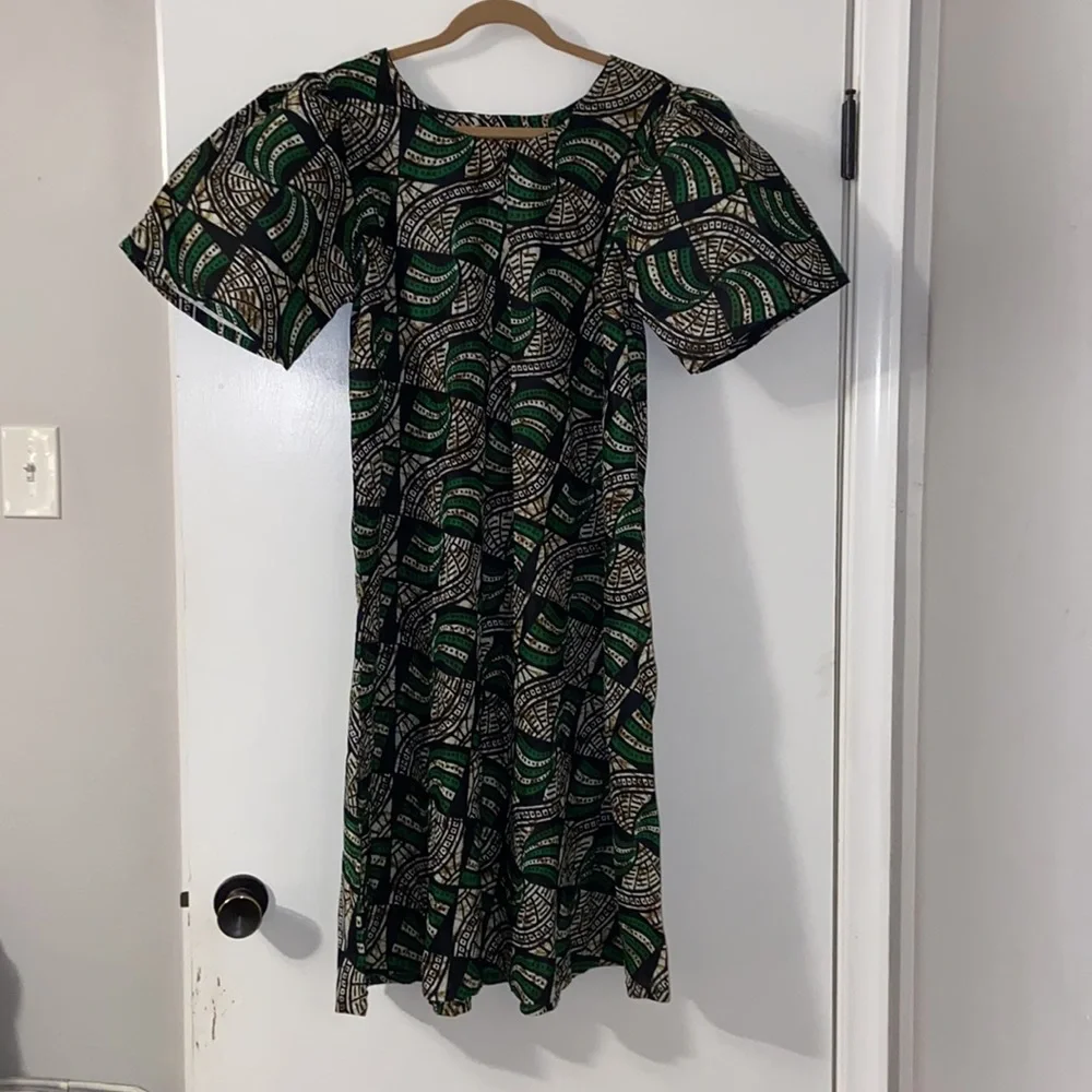 Patterned Dress - Picture 5 of 8